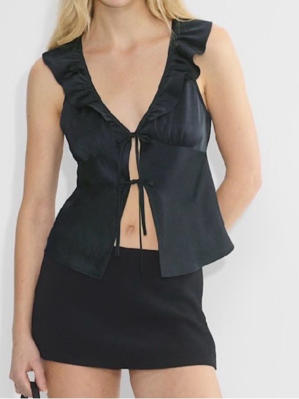 Aritzia Wilfred Tonka Satin Blouse Black XS